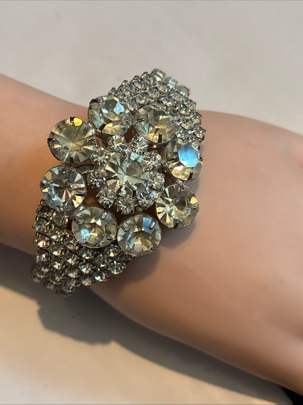 Unique Vintage unsigned Weiss silver Clear Crystal Cluster Bracelet excellent